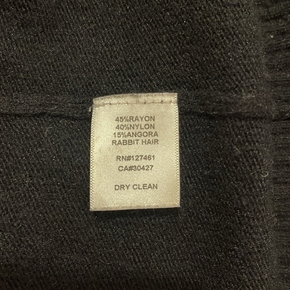 Wildfox Black sweater with Skull and Crossbones Silver Sequins - Picture 8 of 8